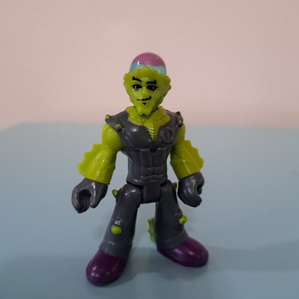 Fisher-Price Imginext Green Space Alien action figure  *RETIRED*